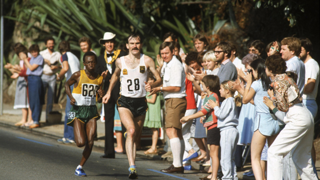 1982:  Robert De Castella of Australia on his way to winning the Gold Medal in the Men's Marathon event during the Commonwealth Games held in Brisbane, Australia. 
