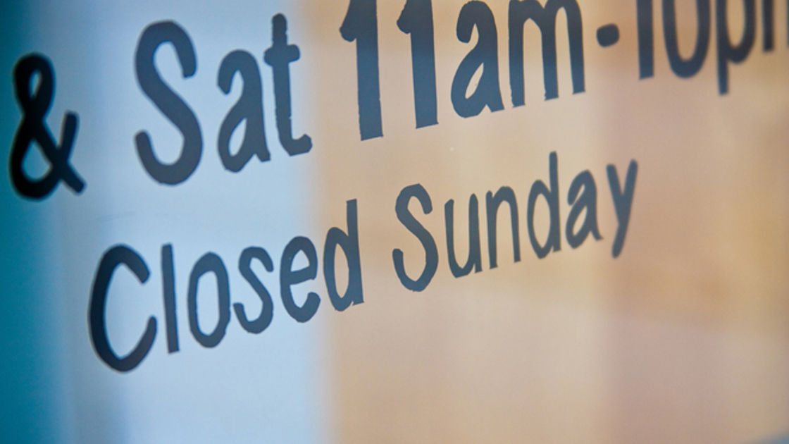 Photo of a sign saying closed on Sunday, but is that the day the Bible says is the Sabbath day of rest?